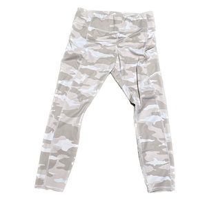 Women’s Athleta Workout Camo Leggings - Size L